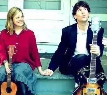 听完瞬间泪崩的十首英文歌,十首让人听完落泪的英文歌