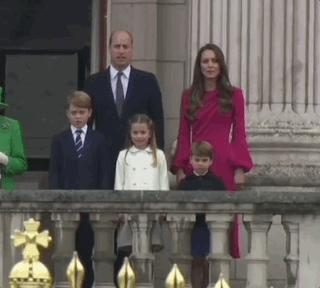 女王把珠宝留给了安妮公主,英国女王为什么珠宝给夏洛特公主