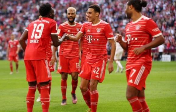 拜仁对阵科隆首发名单,拜仁头号球星马内