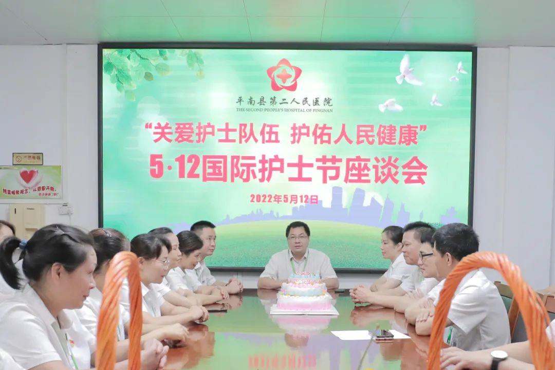 致敬每一位在抗疫一线的工作人员,致敬每一位奋斗在前线的医护人员