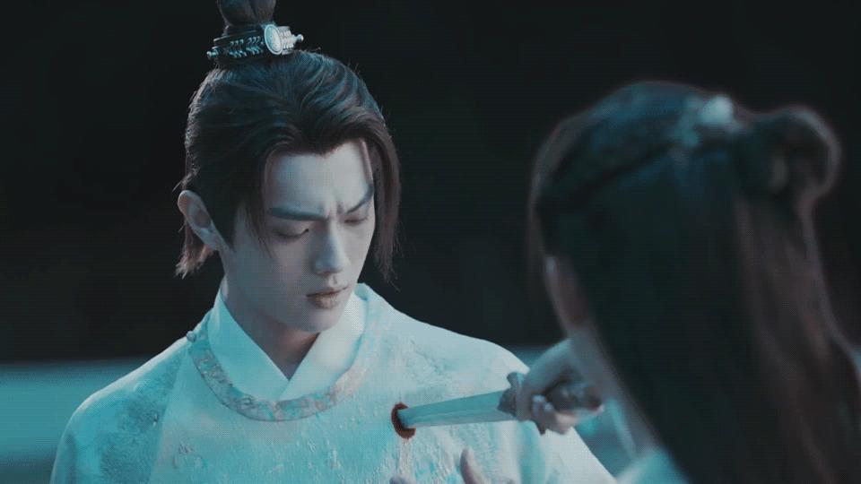 出卖？借戏揩油？捞金无度？牺牲清白？娱乐圈的“疯狂”不止于此