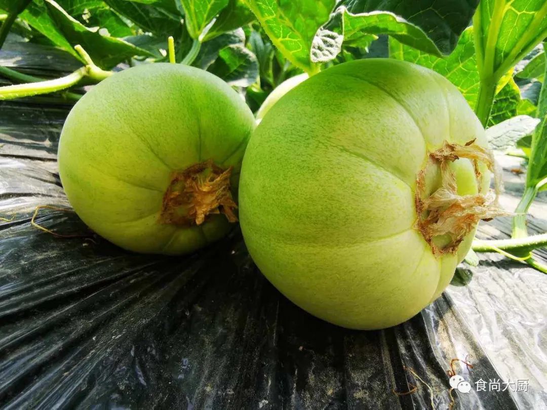 夏天再没钱也必吃的五种碱性水果,2种碱性水果要经常吃对肝脏好的