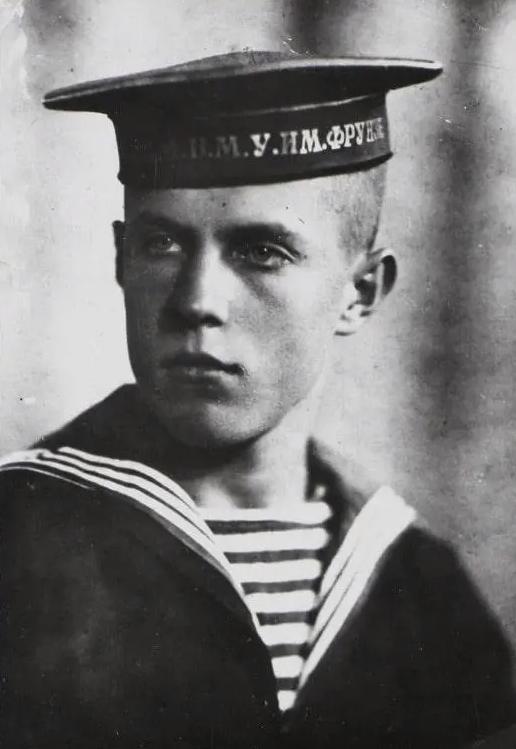 91年苏联解体，苏军元帅殉国自杀，死前修遗书5封，第5封让人心痛