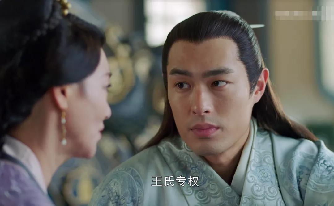 明明很帅自己却觉得很丑,明明很帅却打扮很丑