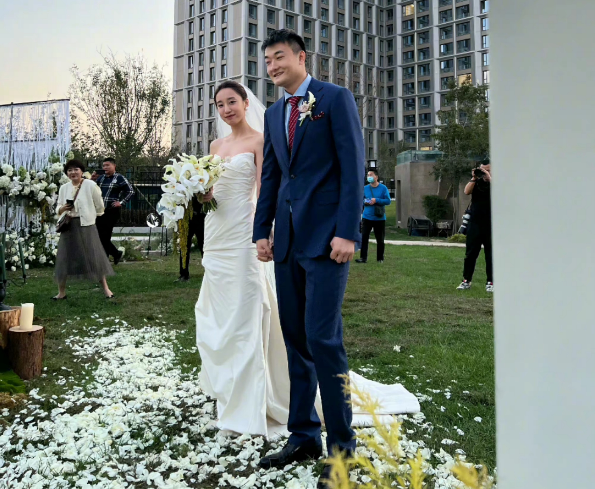 丛明晨安慰郭艾伦,丛明晨和郭艾伦现状