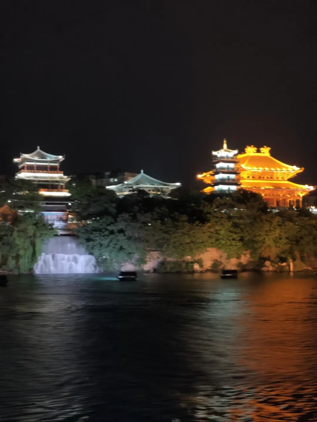 不管再见是何时何地，我在广州都很想你