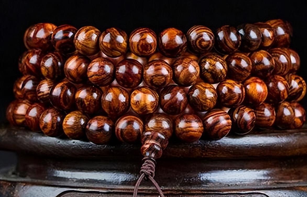 盘佛珠的讲究和禁忌,女人佩戴佛珠的讲究