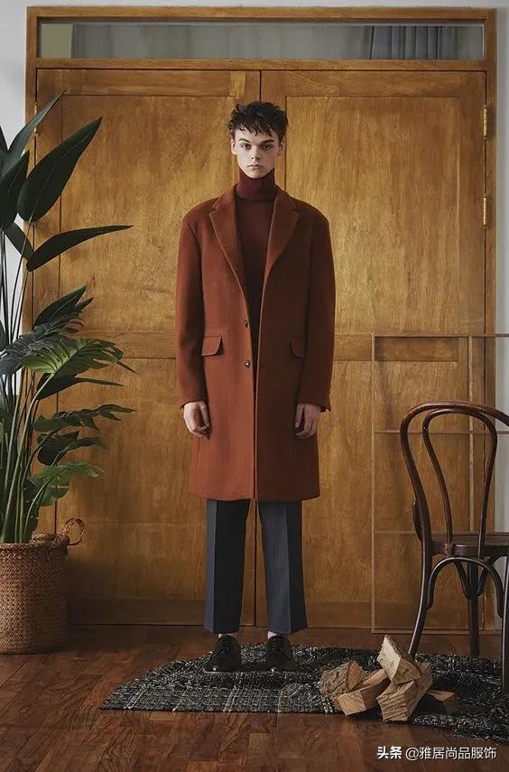 男士黑色大衣内搭什么颜色打底,男士穿大衣怎么搭配裤子和鞋子