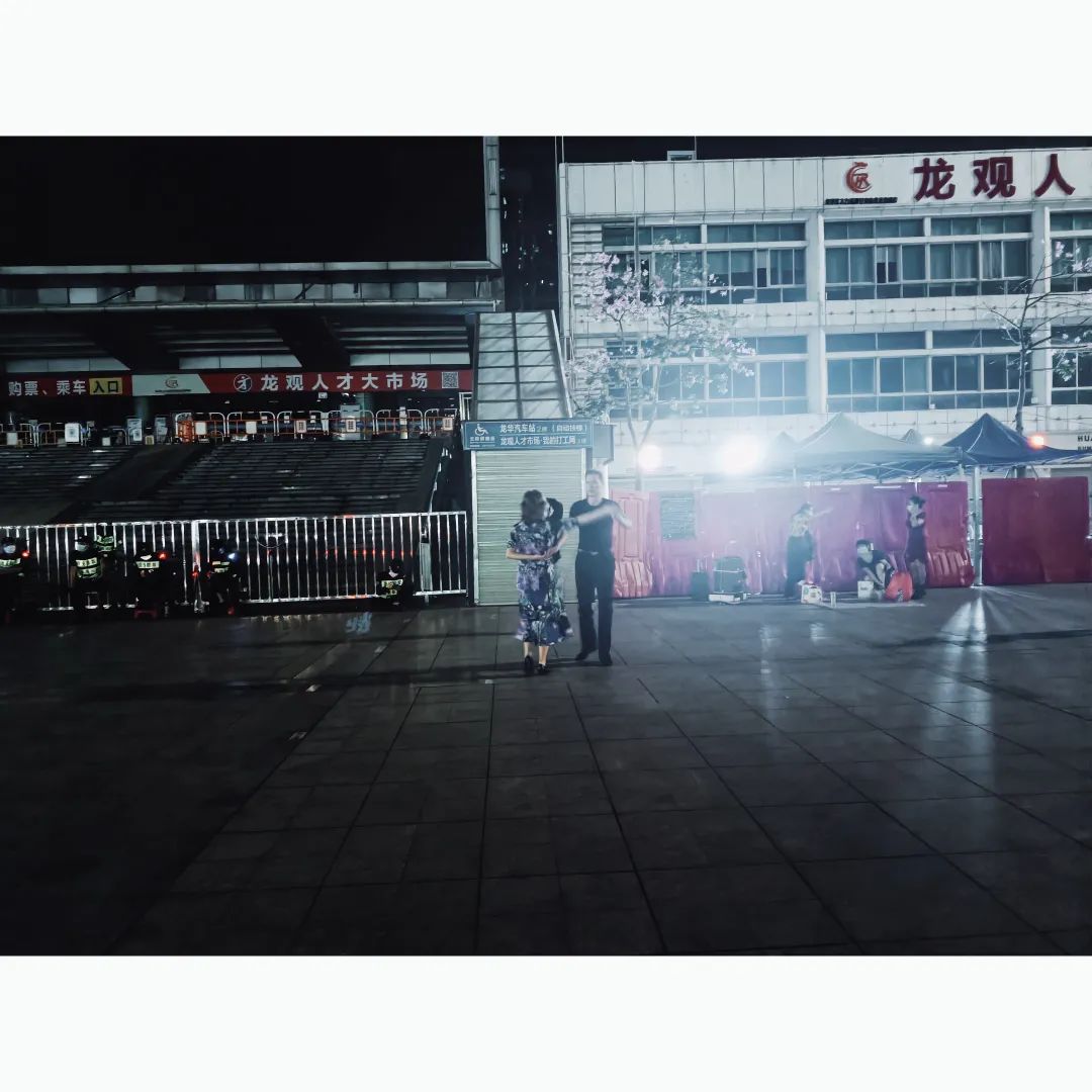 三和青年调查实录：龙华汽车站，这里是深圳最特殊的地方