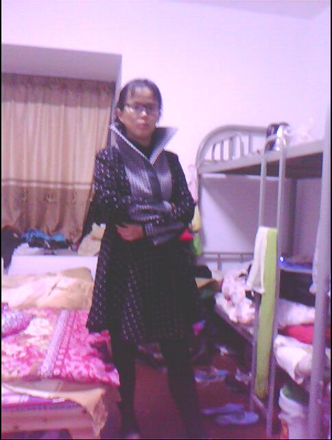 兴家族的同事抢我的骨头汤喝邻居阴着脸说你又煮什么好吃的？