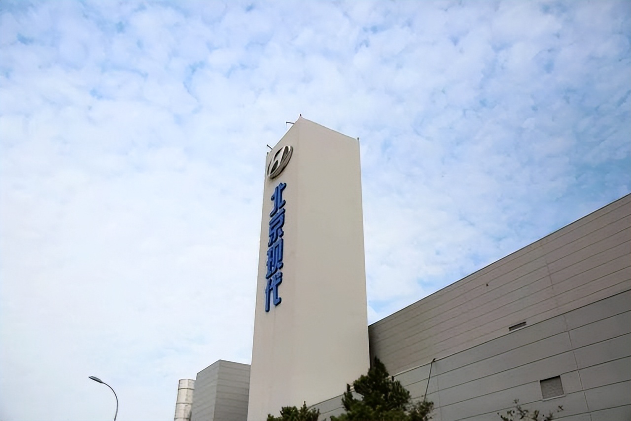 我国14亿人口，为啥汽车突然卖不动了？老百姓和专家同时说出实情