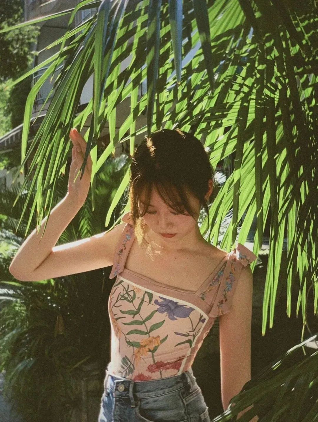 超好看的泳衣推荐,小众的连体泳衣靓丽而又优雅