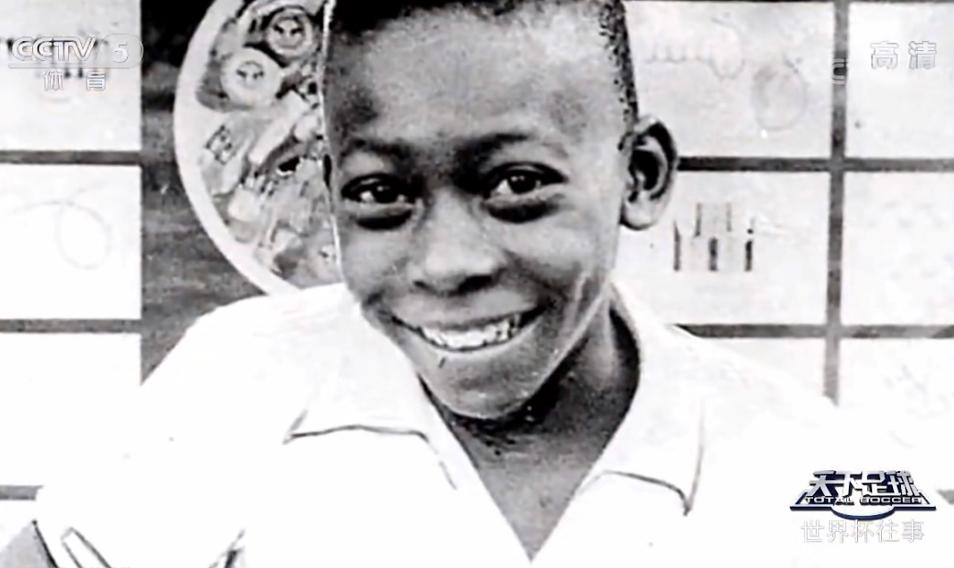 巴西球王贝利个人资料简介,球王贝利坎坷的传奇成名之路