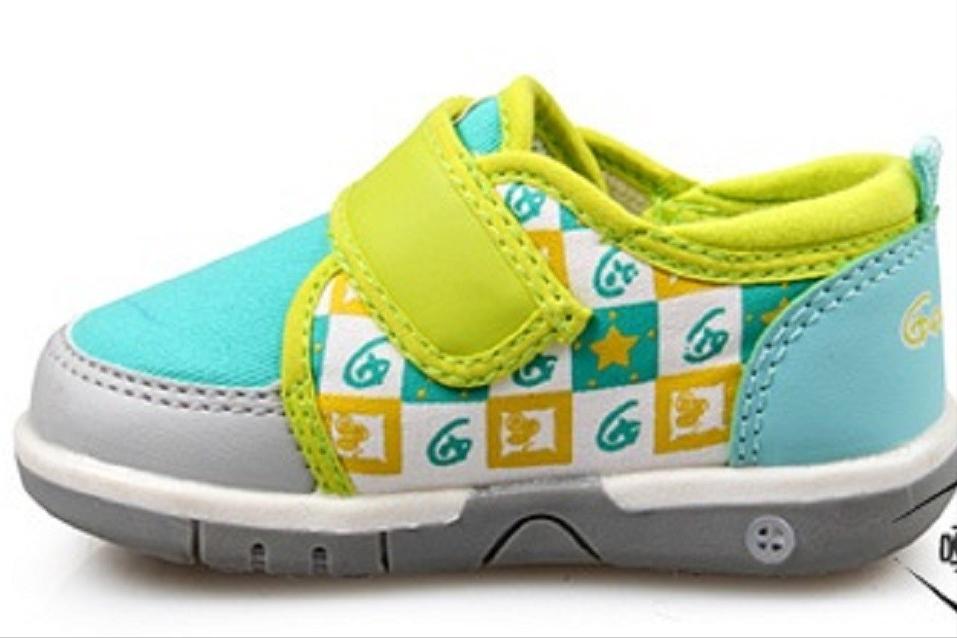 央视曝光童鞋致癌物超100多倍,儿童雌激素超标