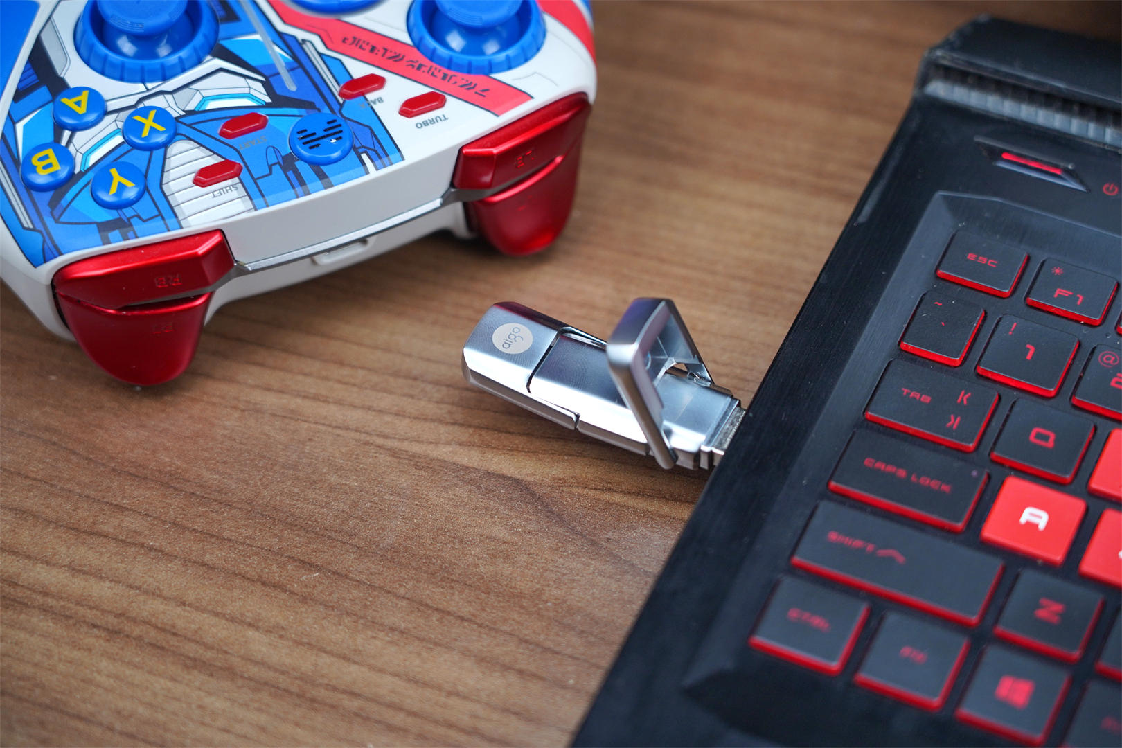 m.2固态硬盘如何当做移动硬盘使用,m.2移动硬盘与固态u盘的区别