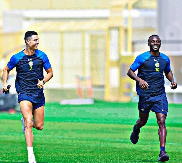 足坛第一位亿万富豪c罗,足坛第一人c罗收入将突破10亿美元