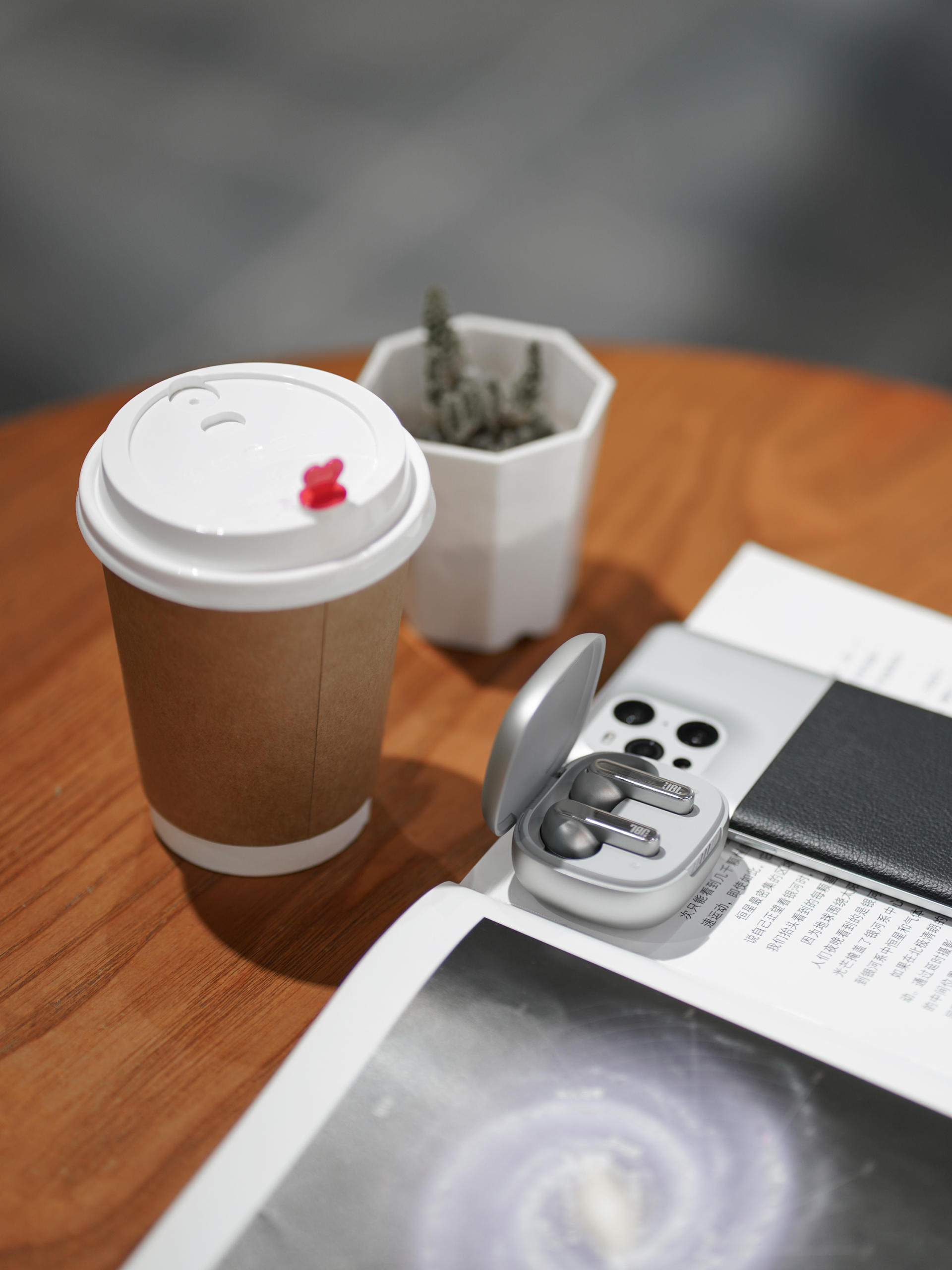 秒杀索尼和BOSE，JBL真无线降噪耳机开箱！真香