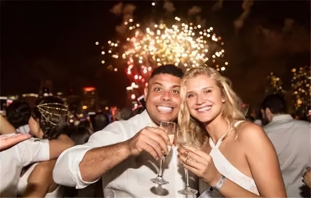 罗纳尔多大罗身家,罗纳尔多2012年在哪个俱乐部