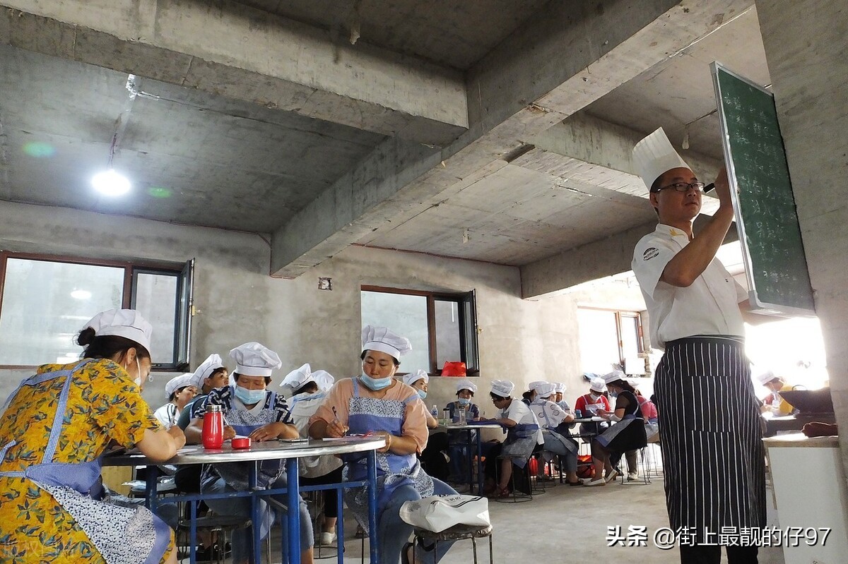 烹饪专业厨师证怎么考,烹饪厨师高级证书