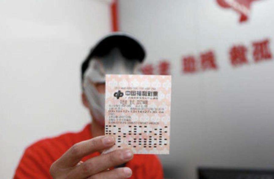 买两块钱的彩票能中500万吗,两块钱的彩票彩票店能赚多少