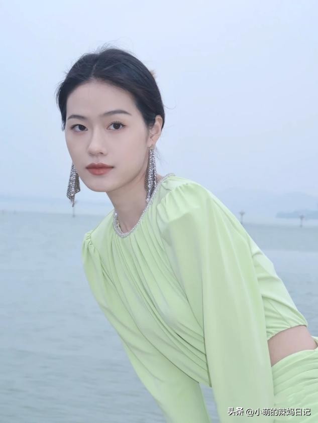 你的脸型适合什么发型女生必看,女生被公认不好看的3种脸型