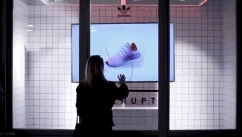 阿迪达斯和gucci大秀,gucci与adidas