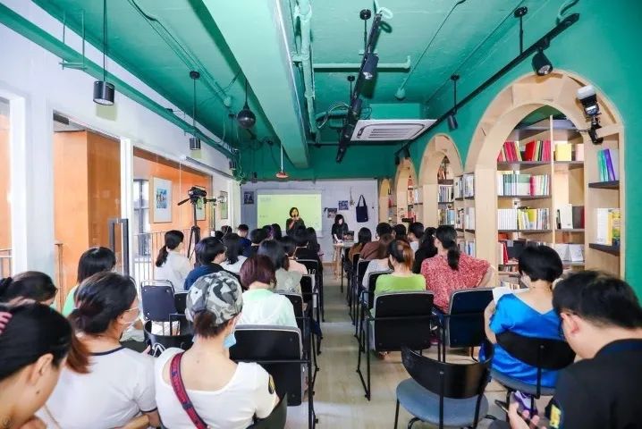 店铺的可能性：书写在城市空间的寓言