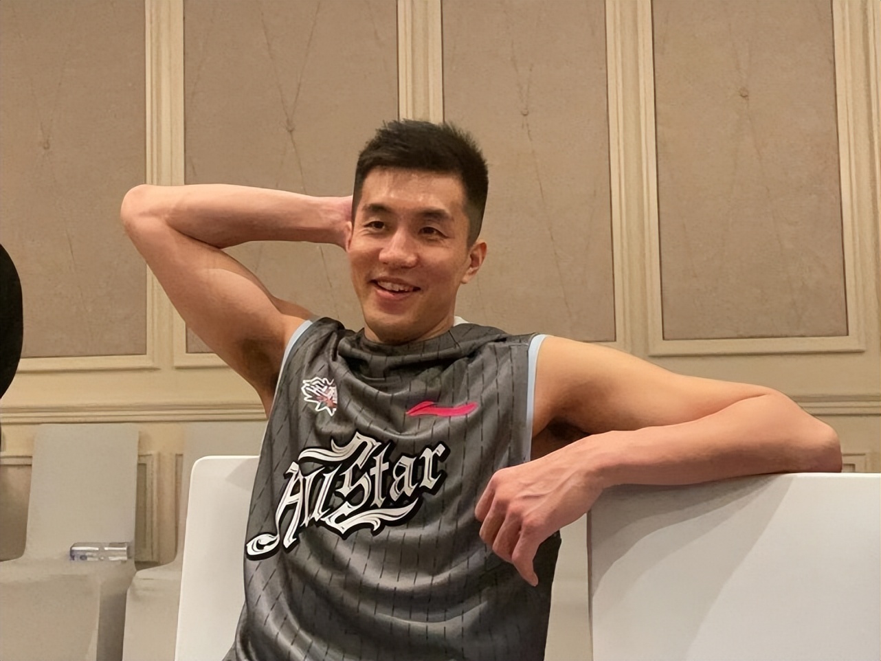 赛前郭艾伦与吴前互动,郭艾伦与吴前的友谊