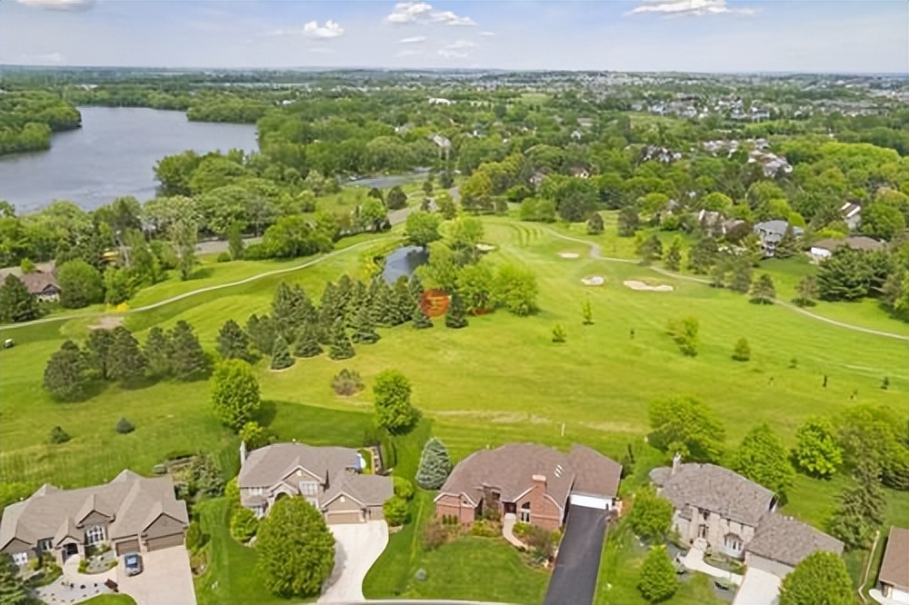 16岁保姆被女人暴打,上海保姆出国受虐待事件