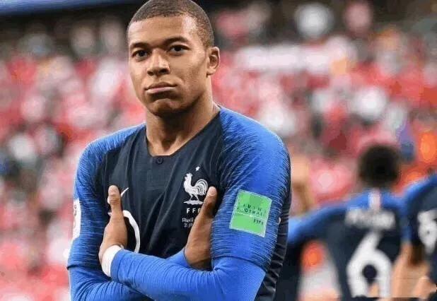 2024年大力神杯梅西和姆巴佩,姆巴佩18岁拿到大力神杯