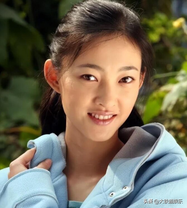 割过双眼皮的女明星对比,割双眼皮失败的明星谁最惨