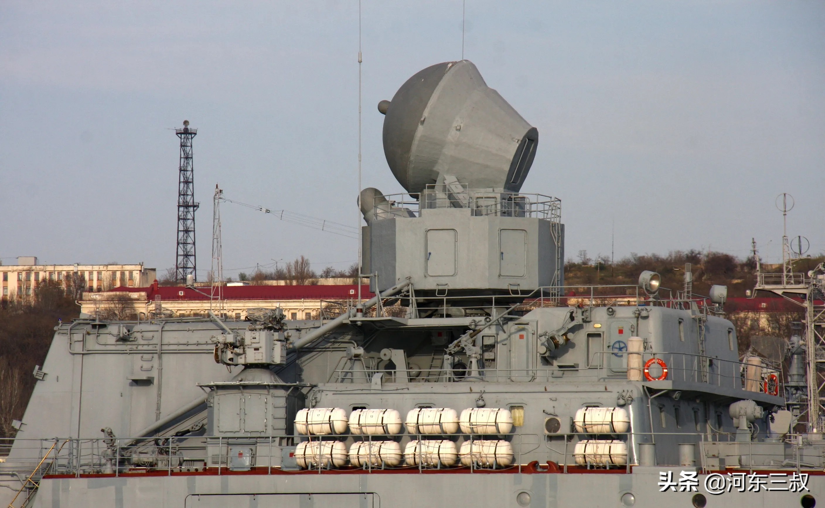 055只有一门近防炮够用吗,055为什么只装一门主炮