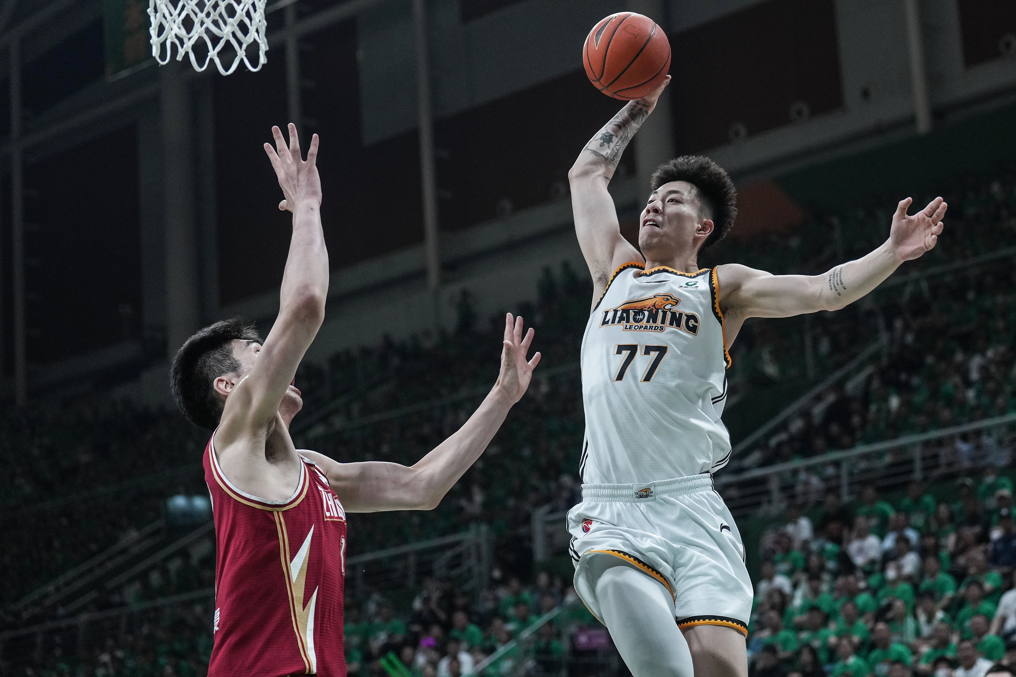 冠军卫冕成功,成功卫冕的意思