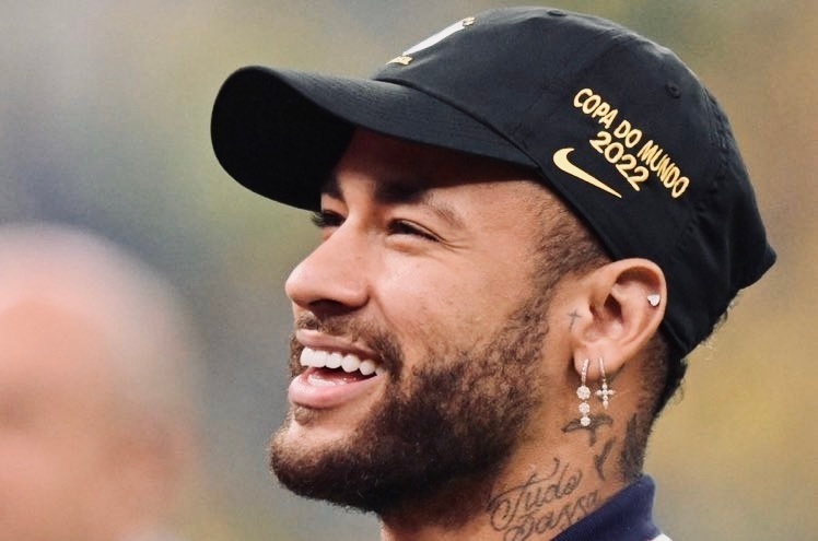 球王贝利谈到内马尔,悲喜交加足球