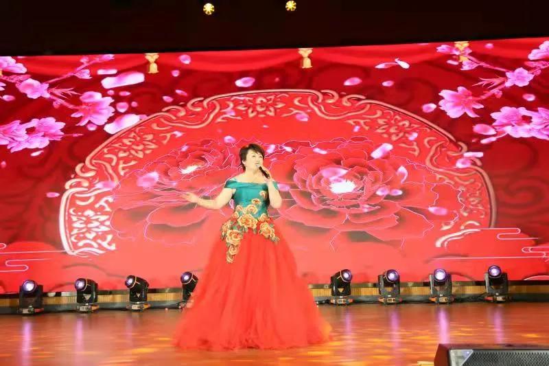 归来梦起航石家庄市第二十七中学教职工载歌载舞开启“归来梦起航”主题元旦联欢会