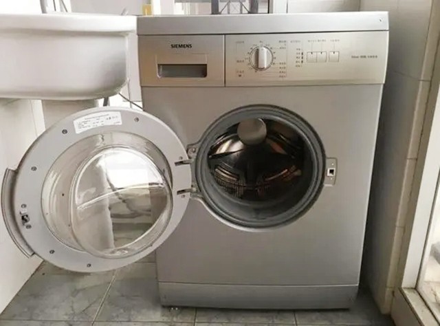 三胞胎兄弟不靠颜值靠实力：原来学舞蹈，现在成了军营男子汉