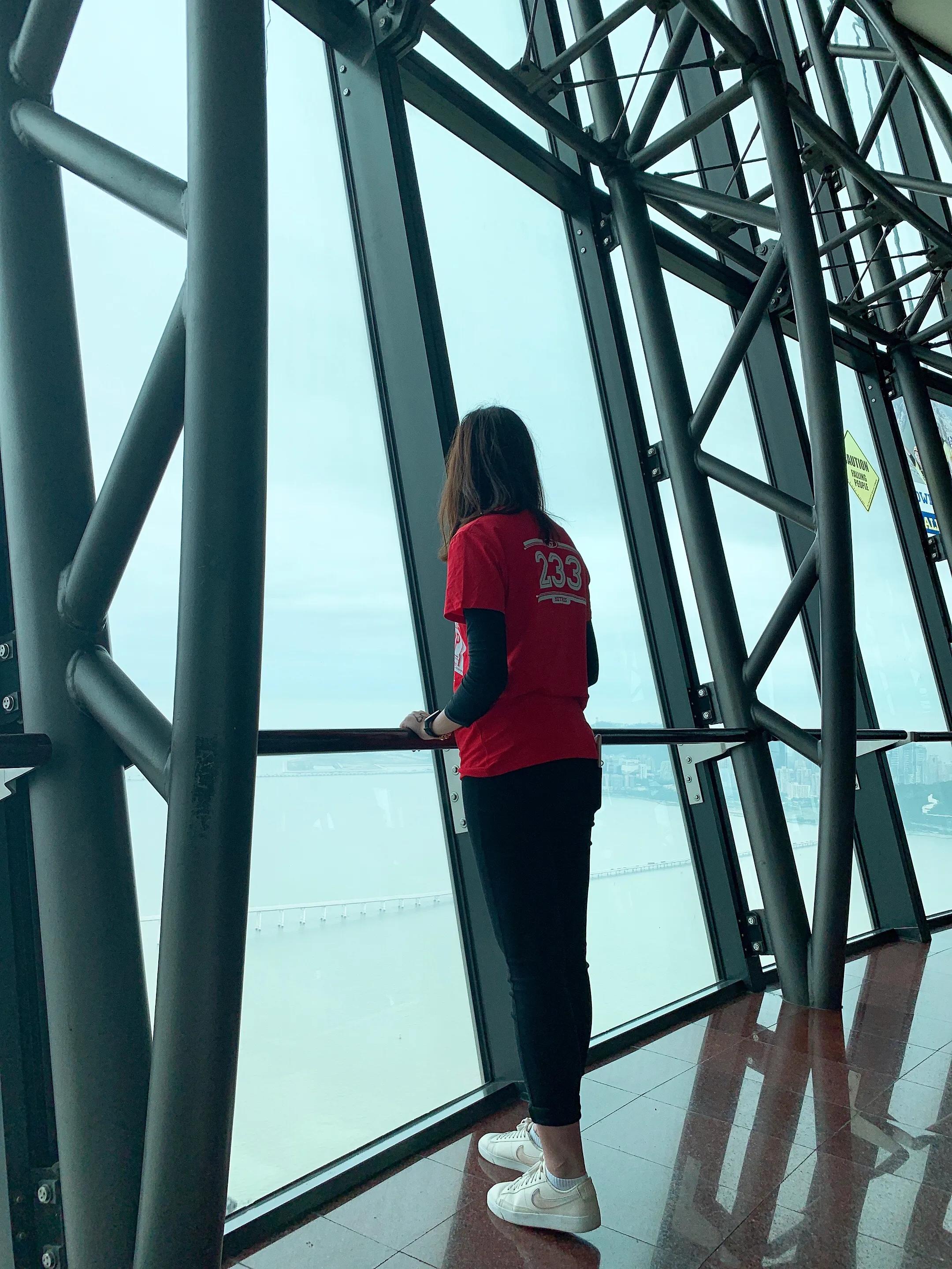 在澳门塔里面看蹦极,在澳门蹦极