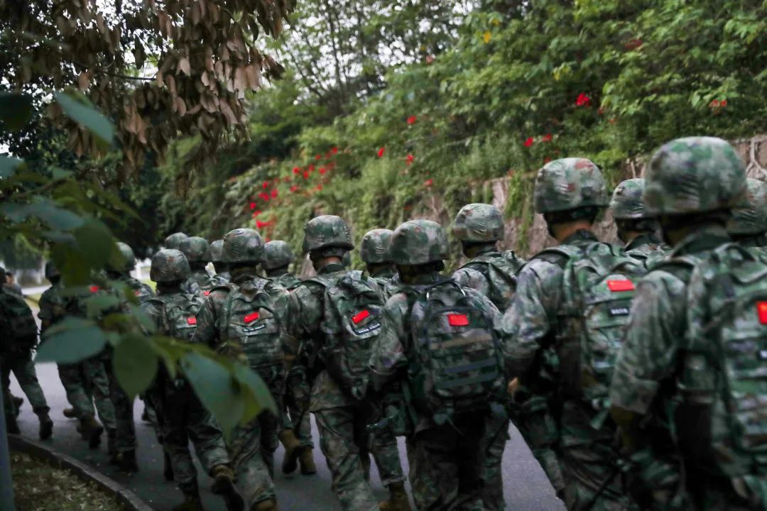 军营帅气视频,镜头下的军营青春岁月