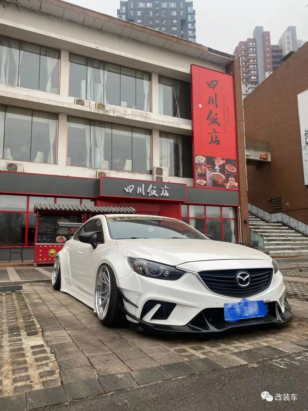 马自达车阿特兹改17寸锻造轮毂,全新马自达阿特兹能变得更美吗