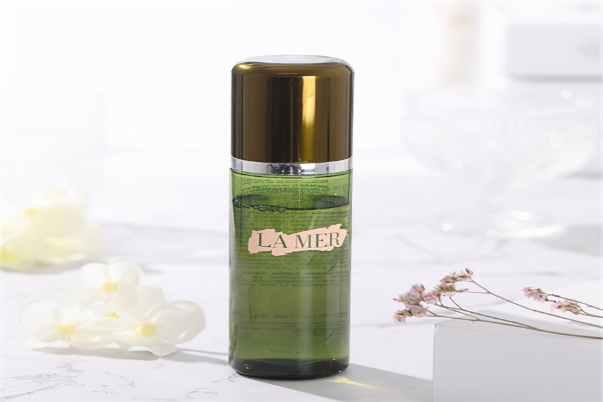 美白祛黄提亮肤色补水爽肤水,推荐几款能美白提亮肤色的爽肤水