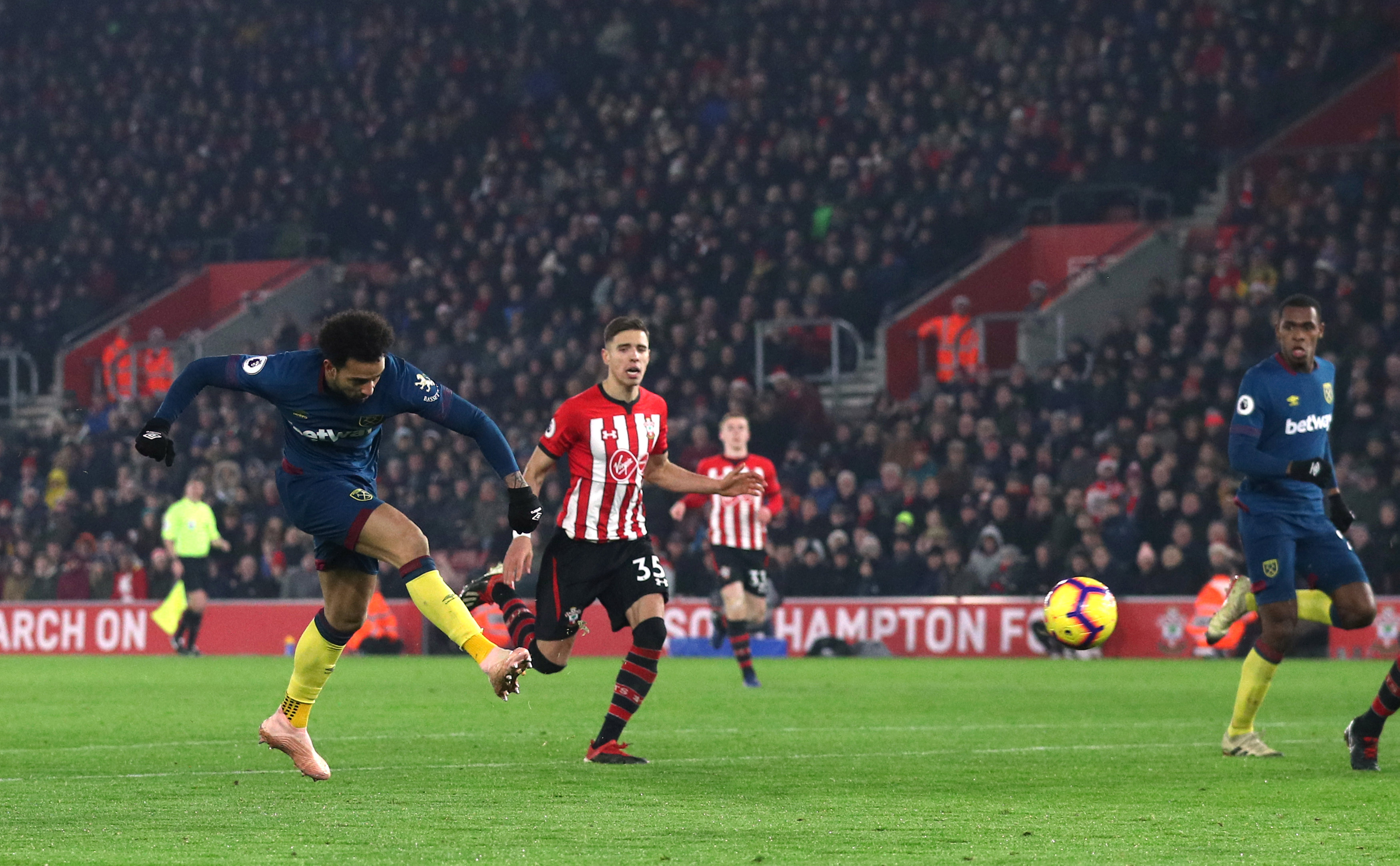 今日足球推荐西汉姆联vs曼联,纽卡斯尔联足球西汉姆联比分预测