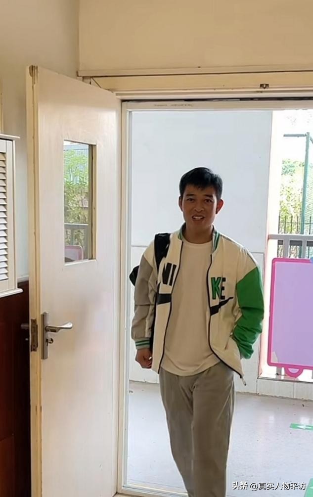 我，单位全是女生，就我一个男的，擅长唱歌跳舞，领导把我当个宝