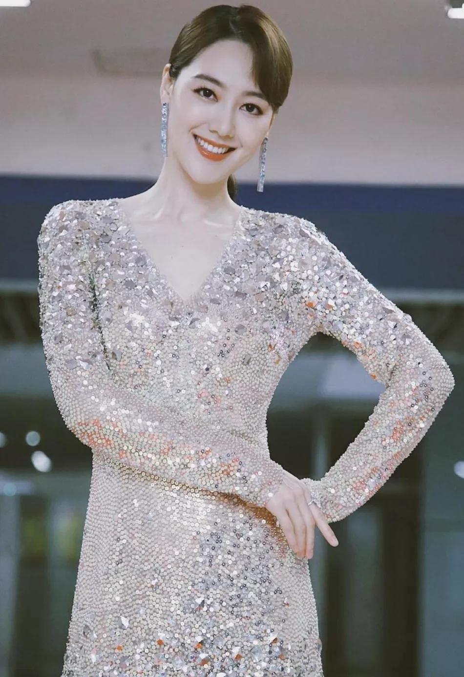 王冠惊艳迷人照片,王冠唯美图片