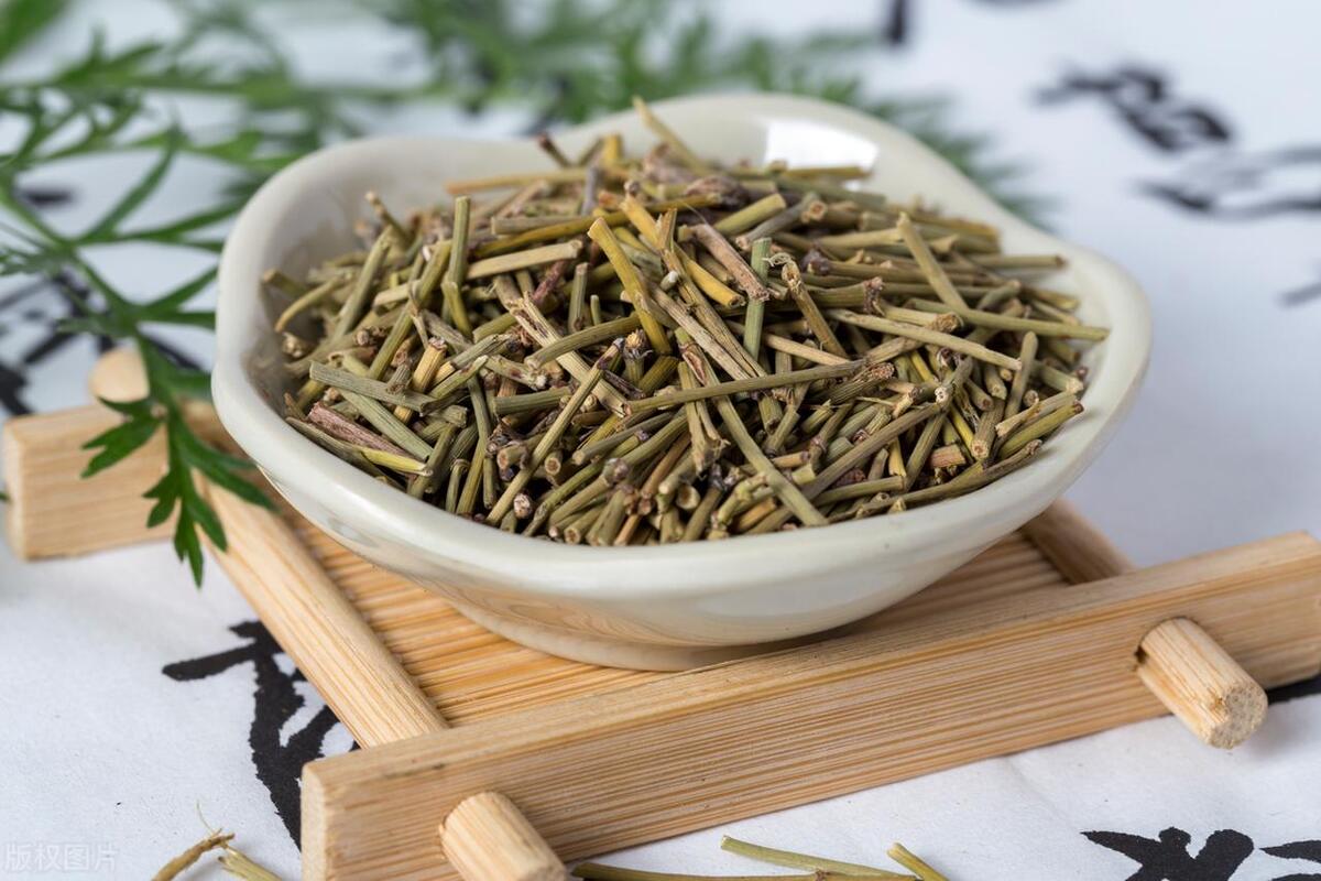 睾丸潮湿湿气重瘙痒吃中药有用吗,睾丸潮湿用附子理中丸有没有用