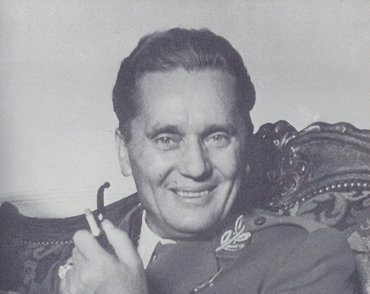 纯粹的足球战胜了市场需求,中央5套足球经典回顾