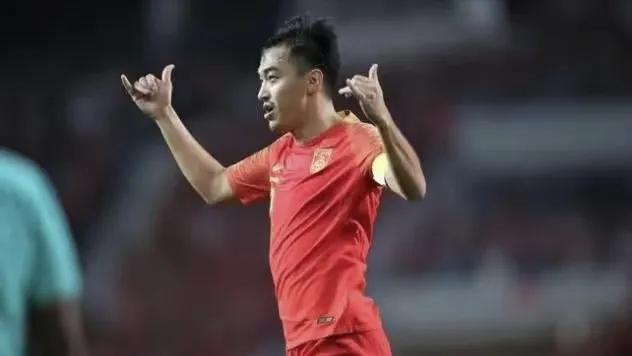 范志毅回应喜欢c罗还是梅西,范志毅评价梅西c罗