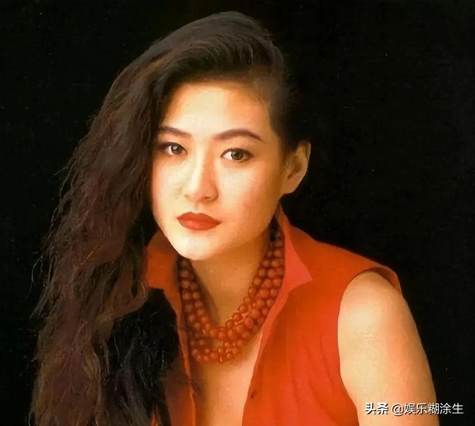 香港四大癫王之首陈宝莲：一脱成名，为情自杀，至死爱着黄任中