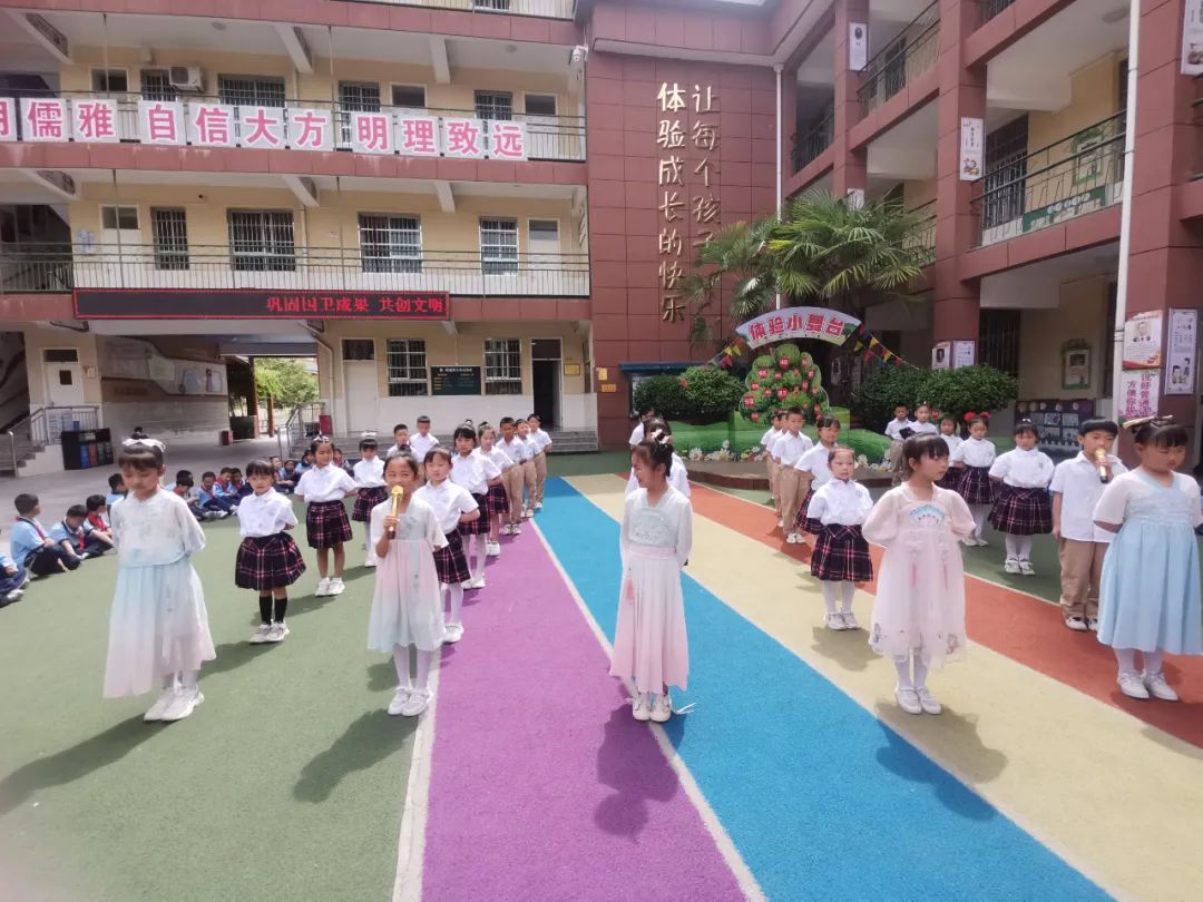 舞出勇气跳出自信——临渭区胜利小学开展“体验小舞台”梦想秀活动