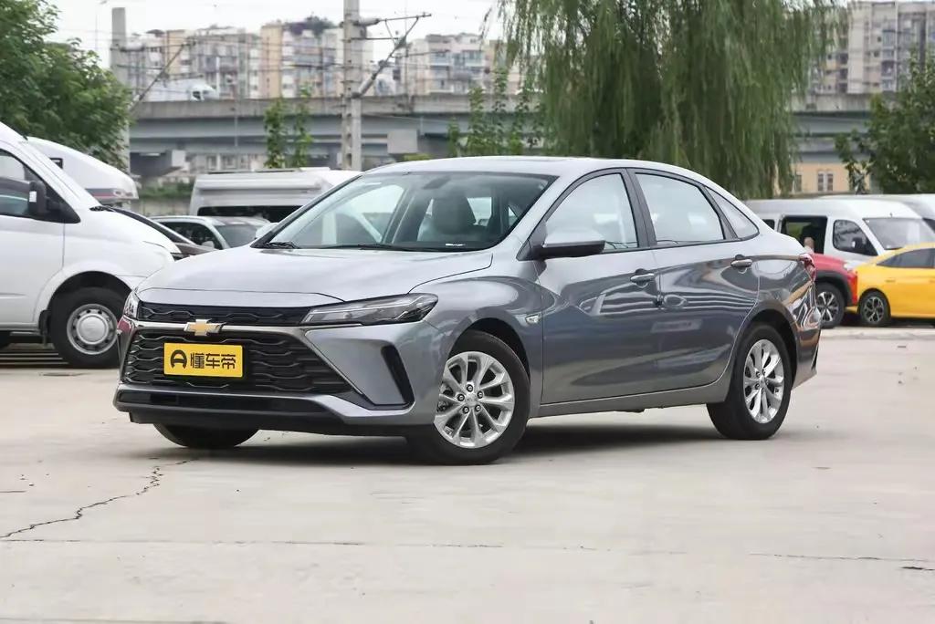 雪佛兰科鲁泽2024款用户用车体验,科鲁泽2022款轻混redline320t