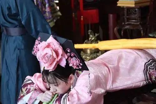 古代女子10大酷刑，个个不忍直视，看完让人心生怜悯！